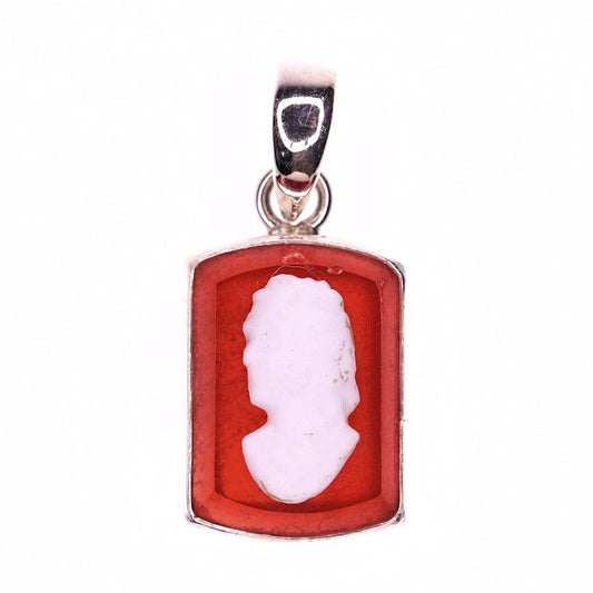 Petite cameo pendant
