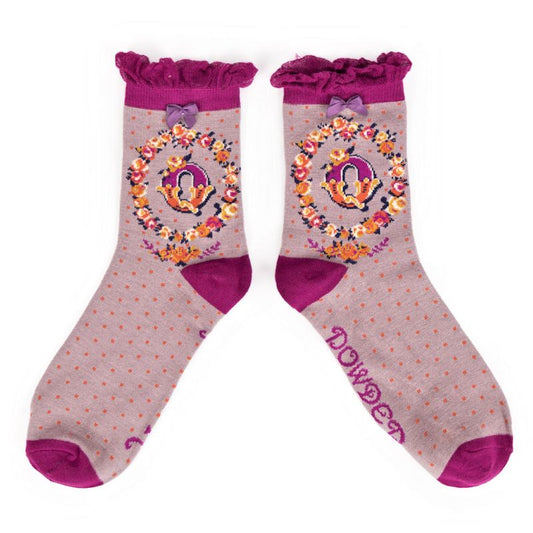 Alphabet socks - Q to T