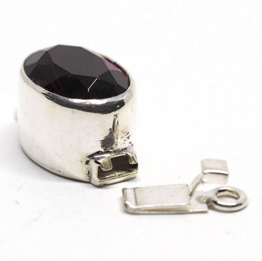 Crystal garnet clasp