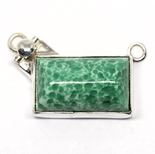 Green alabaster pendant clasp
