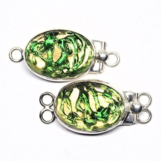 Green tendril clasp