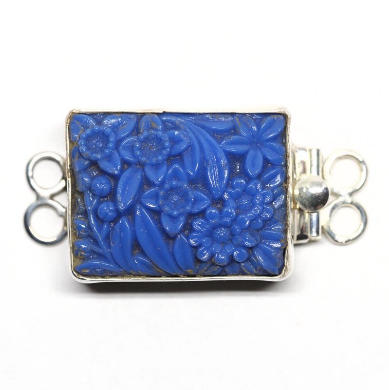 Blue flower clasp
