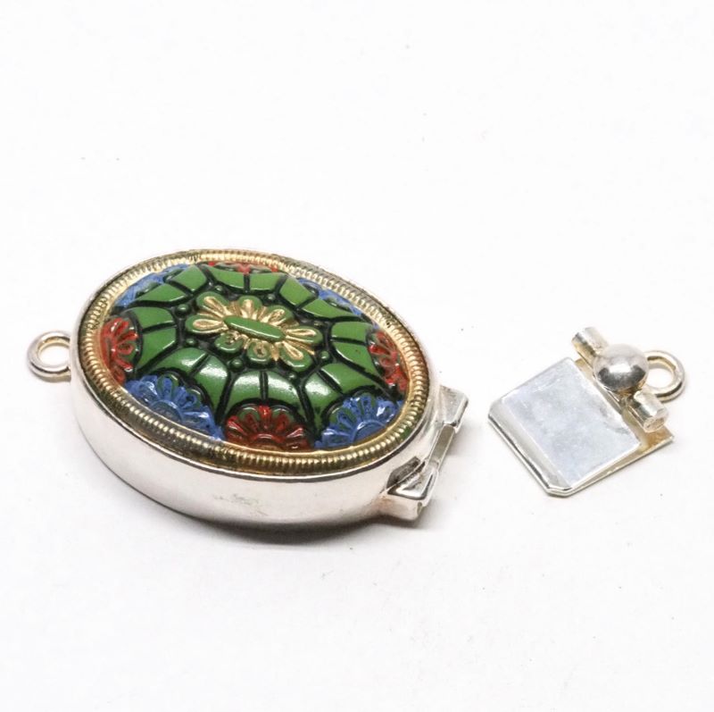 Green ceiling dome clasp