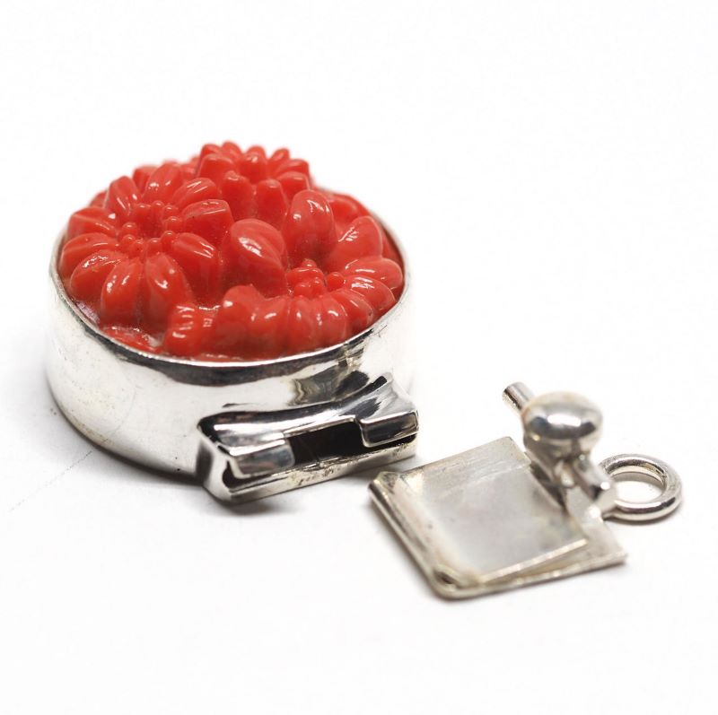 Coral floral clasp