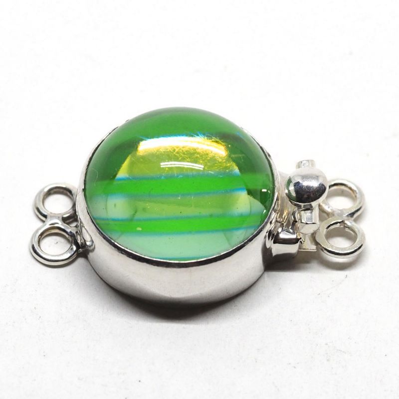 Green wave clasp