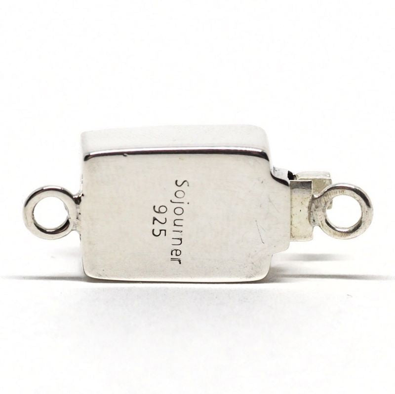 Small broken-ice carnelian clasp