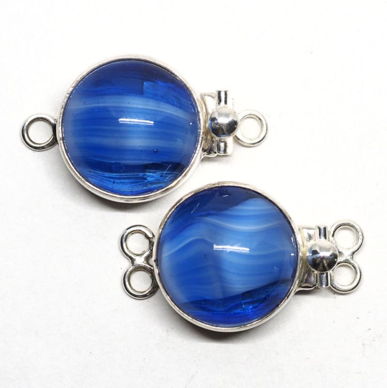 Blue wave clasp