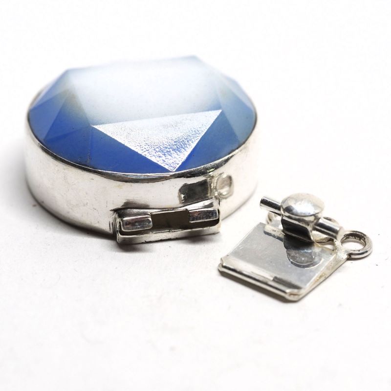 Generous blue &amp; white clasp