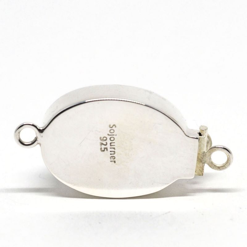 Arctic tundra clasp