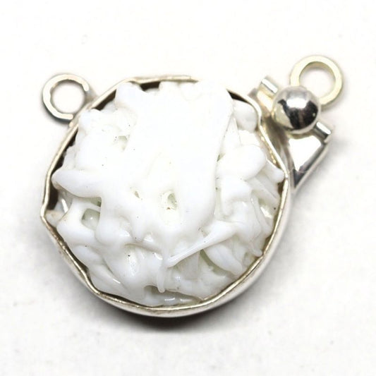 White bird&#39;s nest pendant clasp