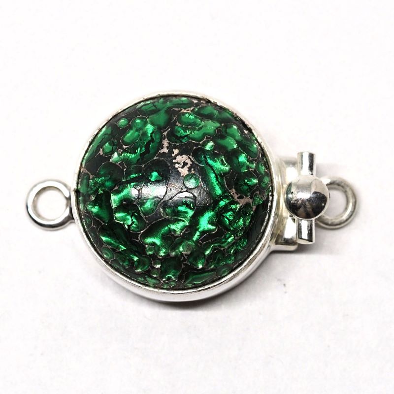 Green pastures clasp