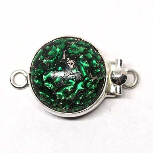 Green pastures clasp