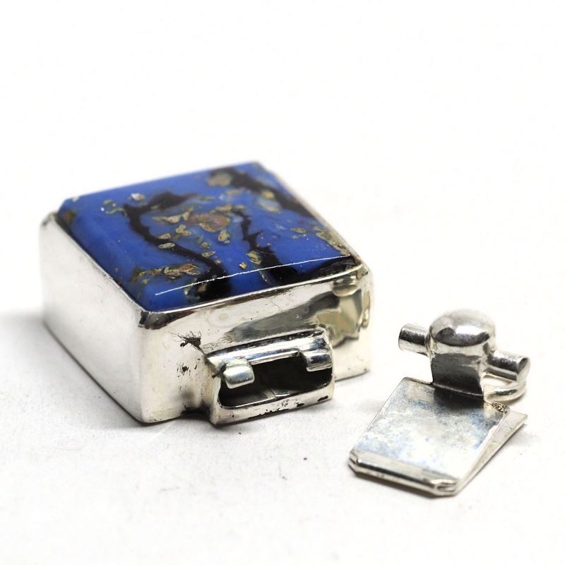 Blue abstract clasp