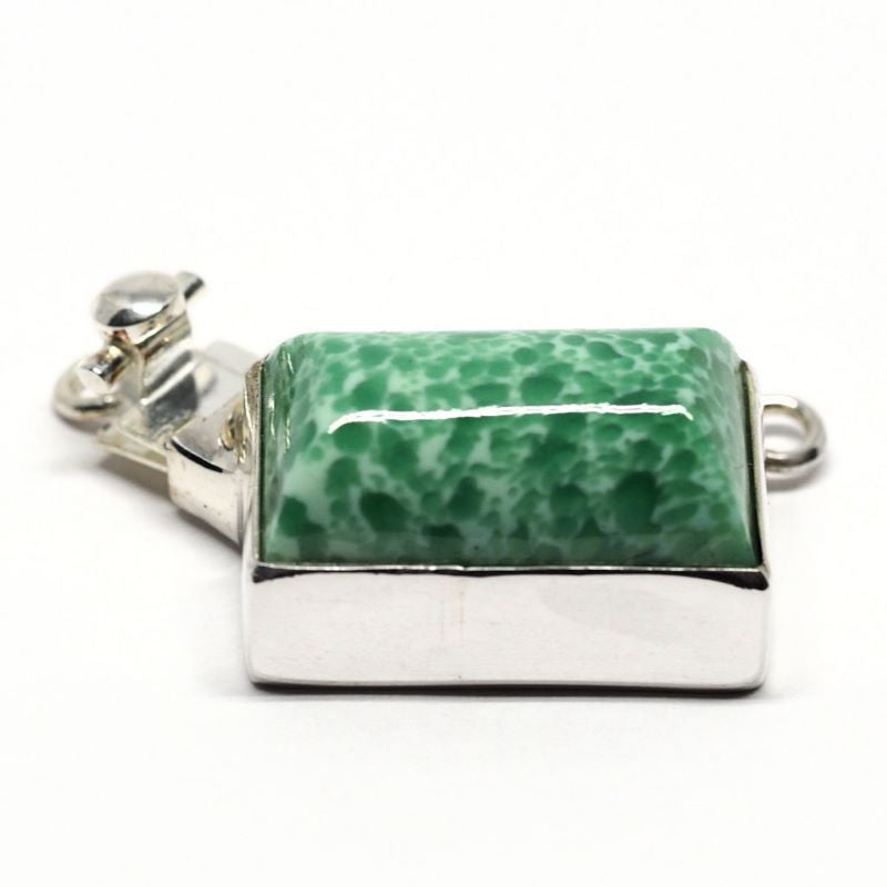 Green alabaster pendant clasp
