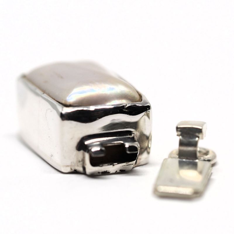 Rectangular mother-of-pearl clasp