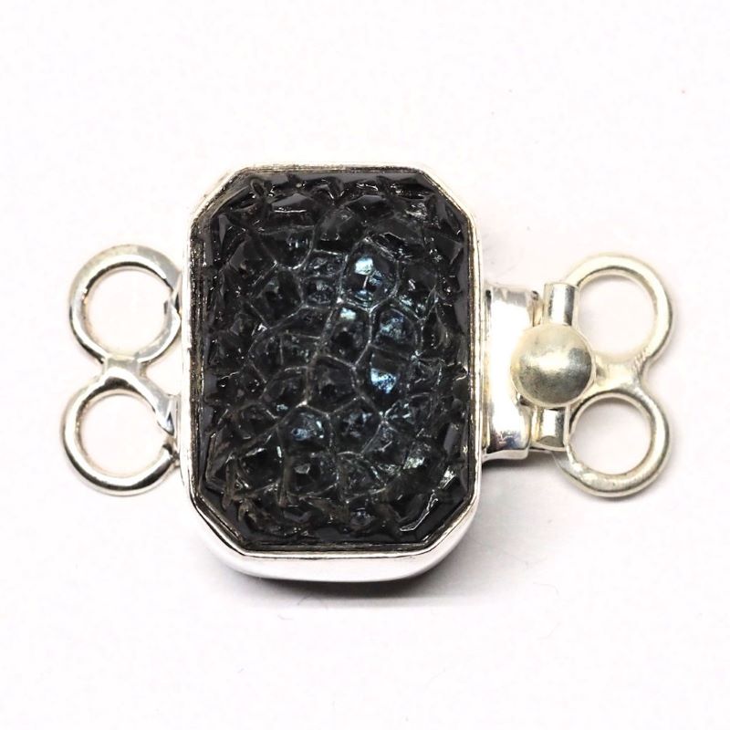 Sideways Montana pebble clasp