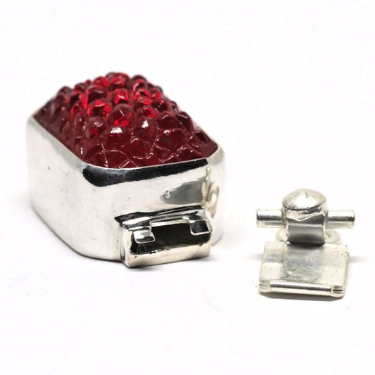 Siam pebble clasp