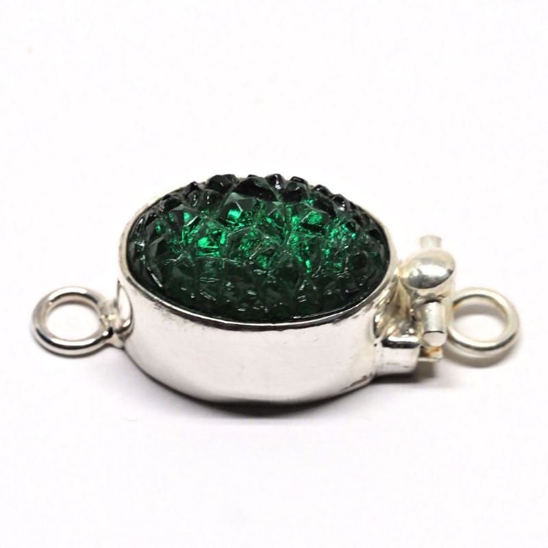 Emerald pebble clasp