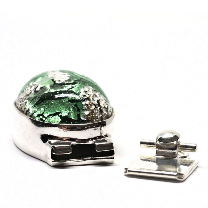 Emerald silver foil clasp