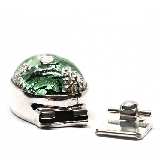 Emerald silver foil clasp