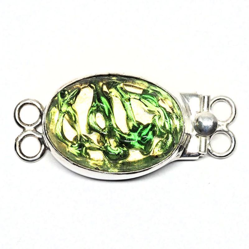 Green tendril clasp