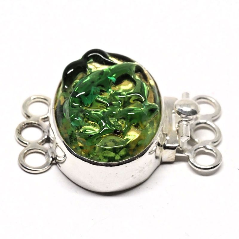 Green tendril bracelet clasp