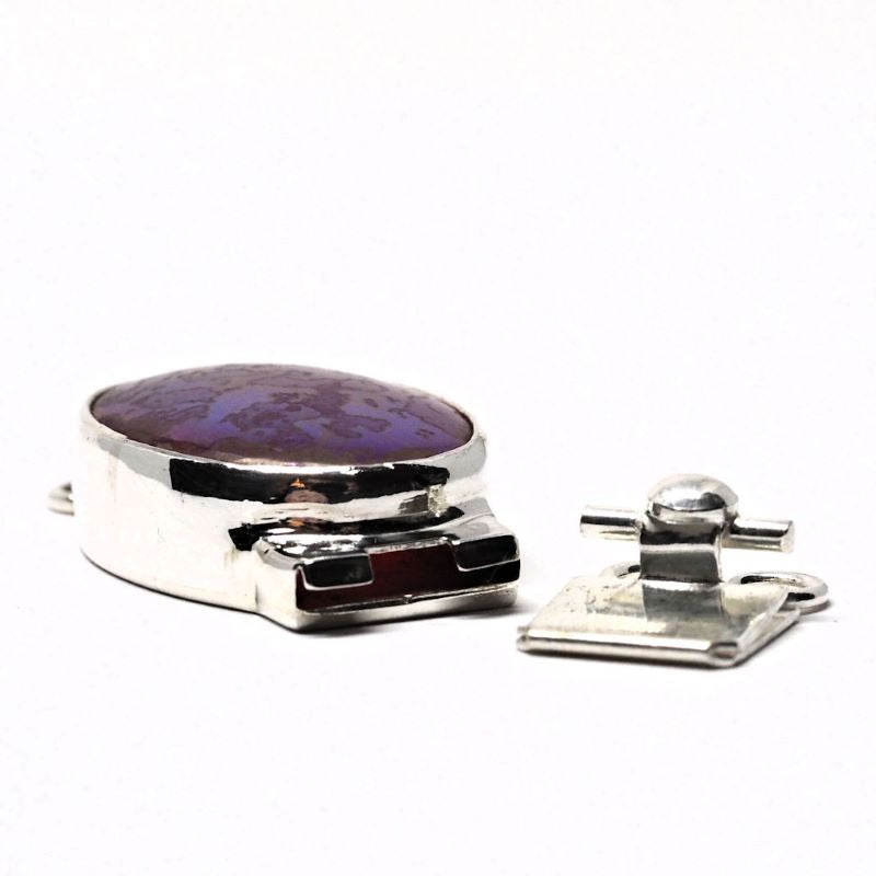 Red sunset clasp