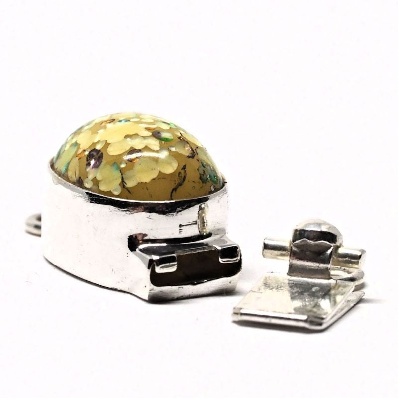Japanese yellow clasp