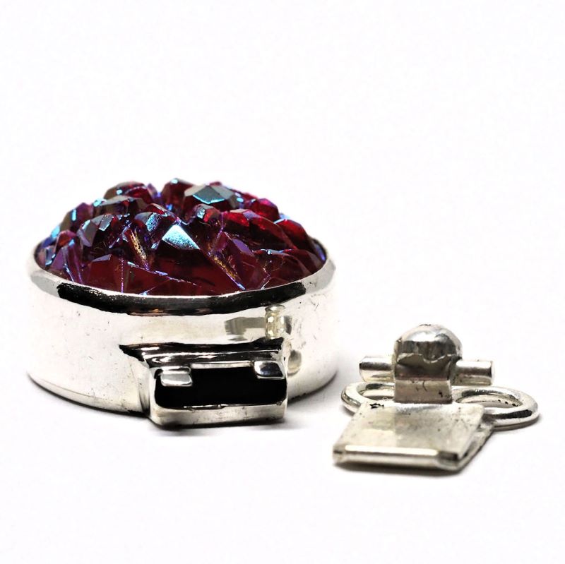 Red baroque stone clasp