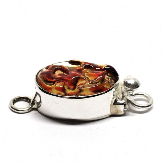 Red wine clasp