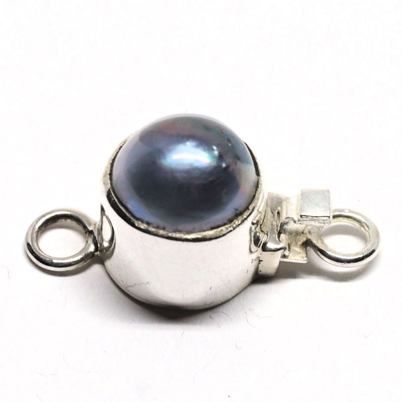 Tiny gray pearl clasp