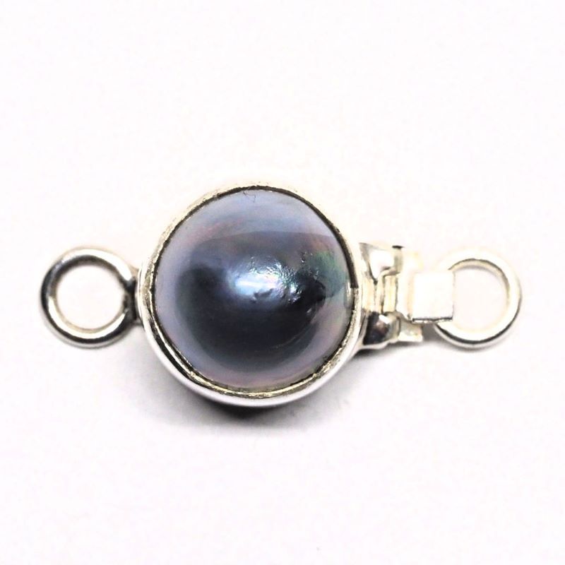 Tiny gray pearl clasp