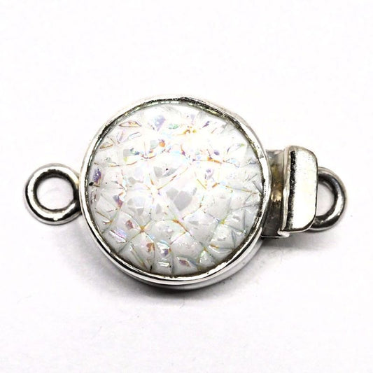 Snowstorm clasp