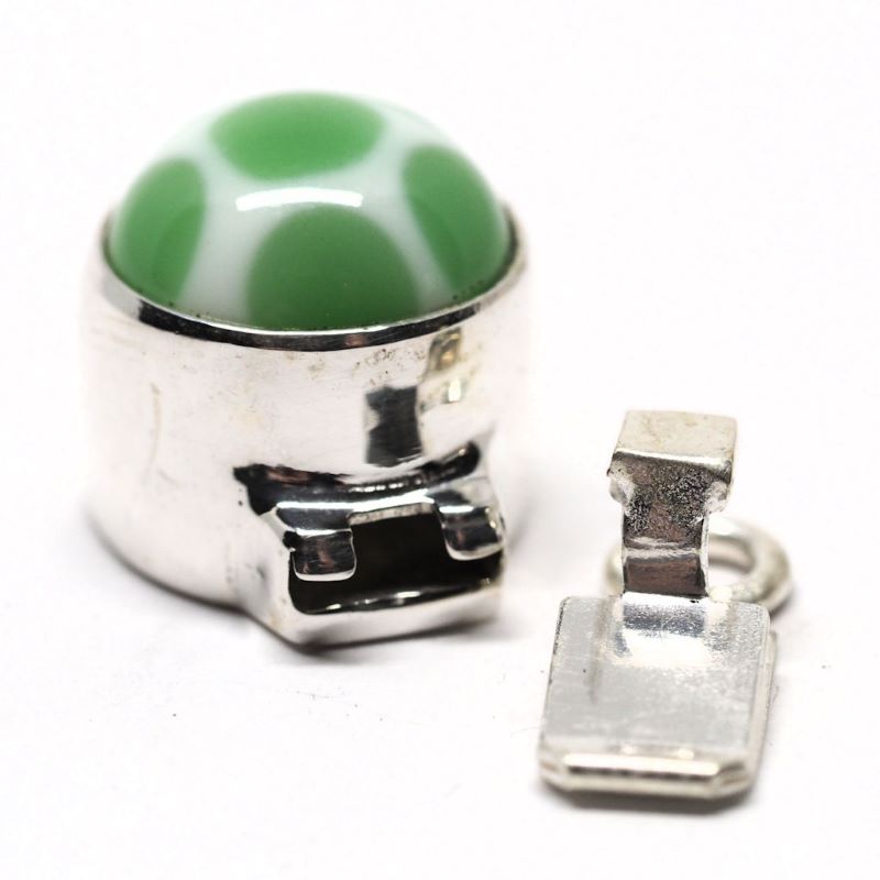 Small green polka dot clasp