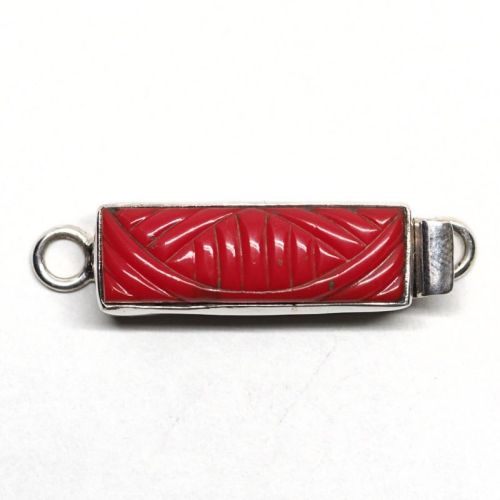 Red bar clasp