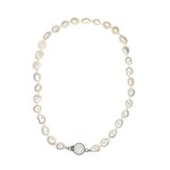 Simple White Pearls necklace